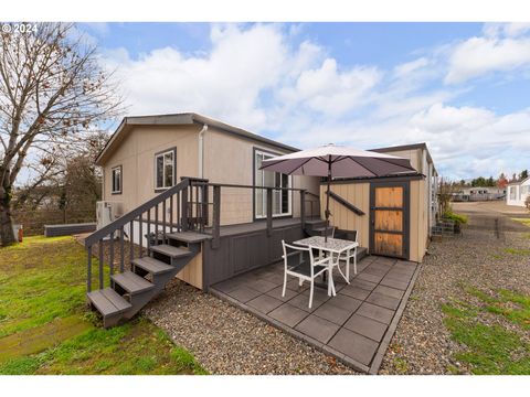 A home in Roseburg