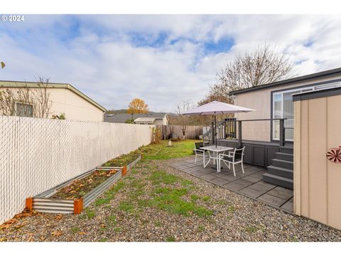 A home in Roseburg