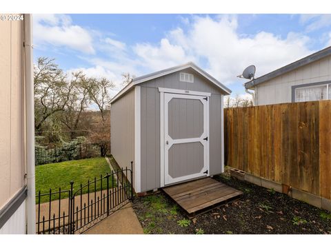 A home in Roseburg