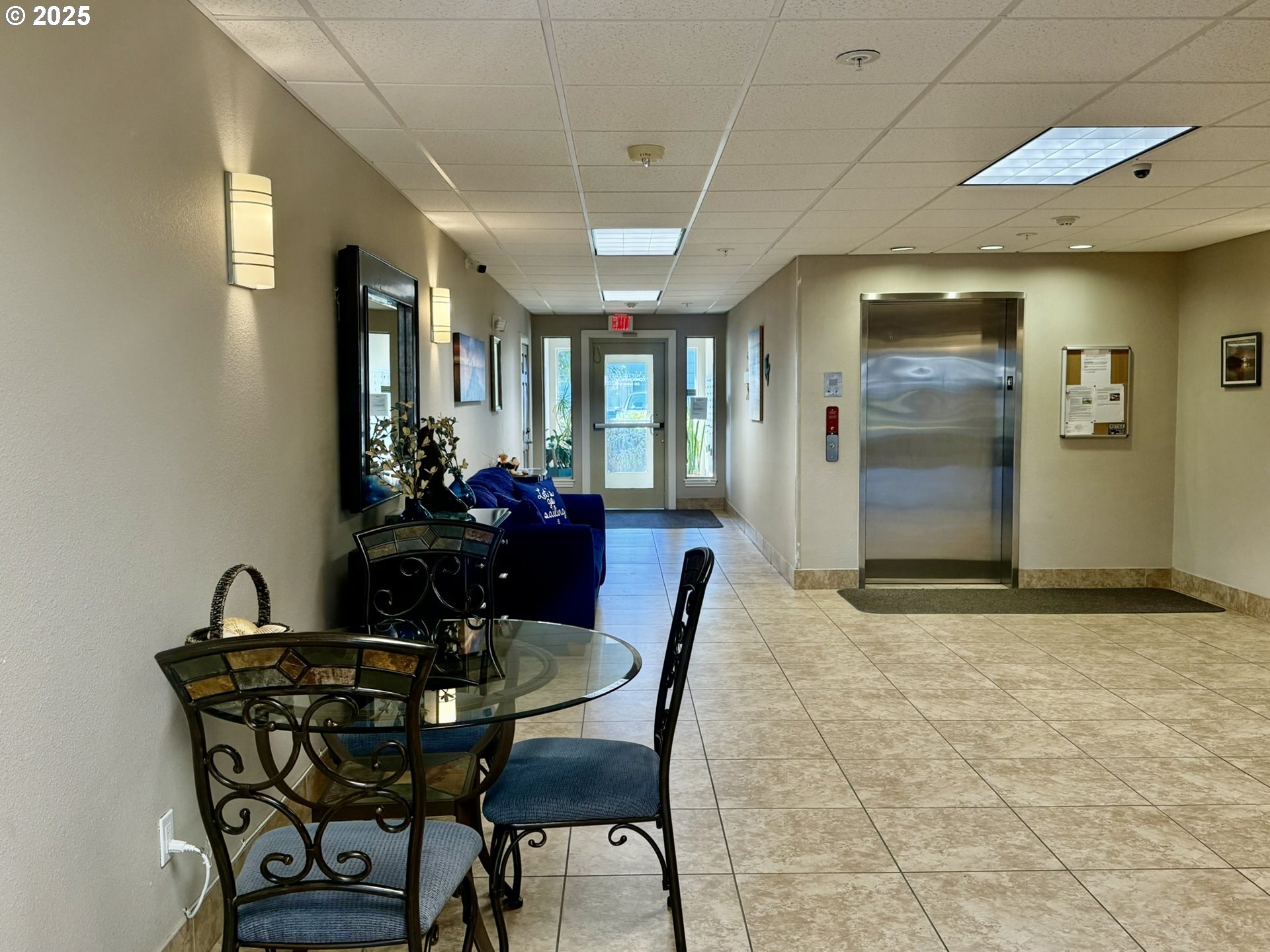 211 HARBOR ST 22
