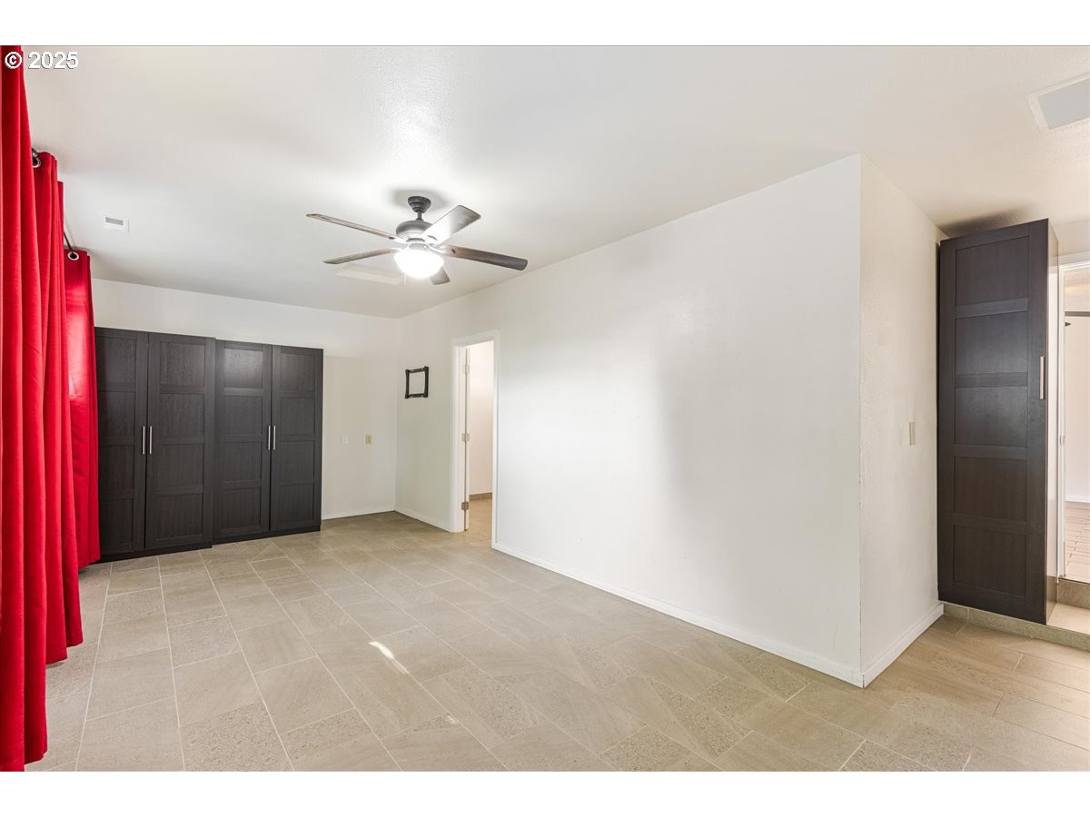 Portland, Oregon 97233, United States, 3 Bedrooms Bedrooms, ,3 BathroomsBathrooms,Residential,Active,228668