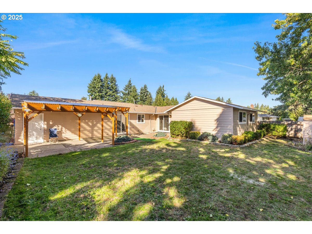 Portland, Oregon 97233, United States, 3 Bedrooms Bedrooms, ,3 BathroomsBathrooms,Residential,Active,228668