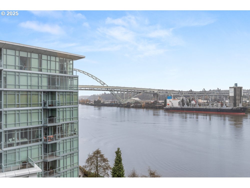 1260 NW NAITO PKWY 801B