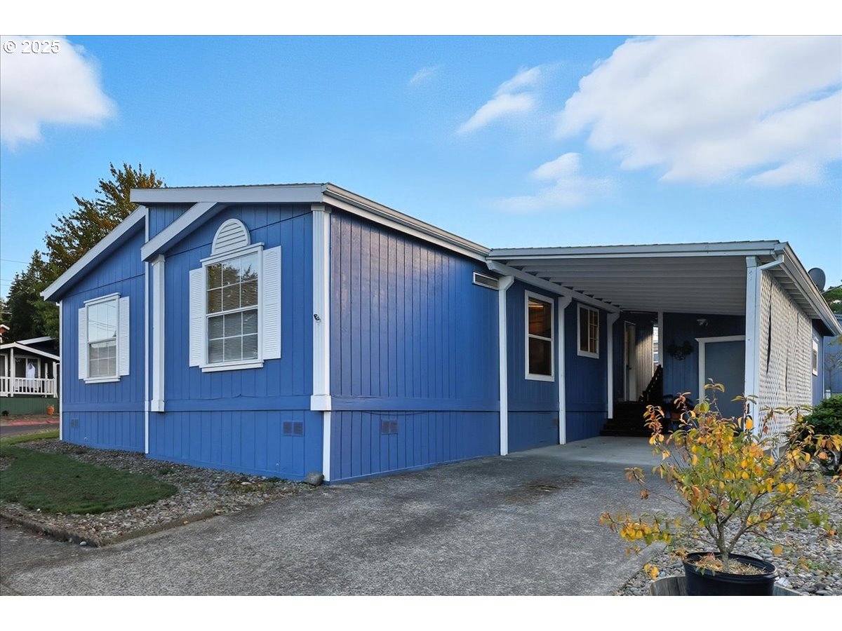 8300 NE QUATAMA ST 104