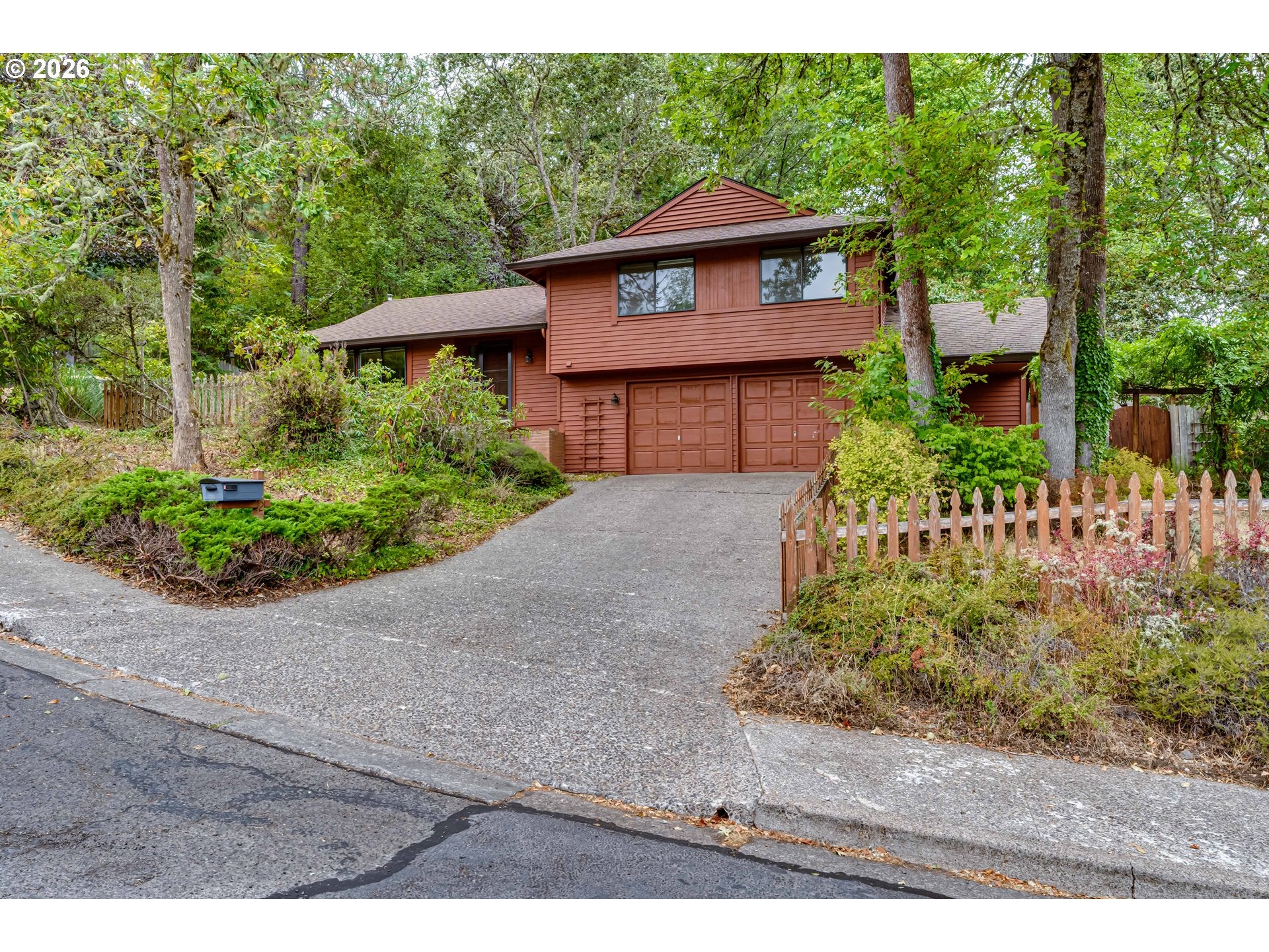 5020 SAXON WAY