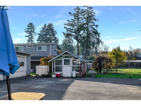 A home in Cottage Grove