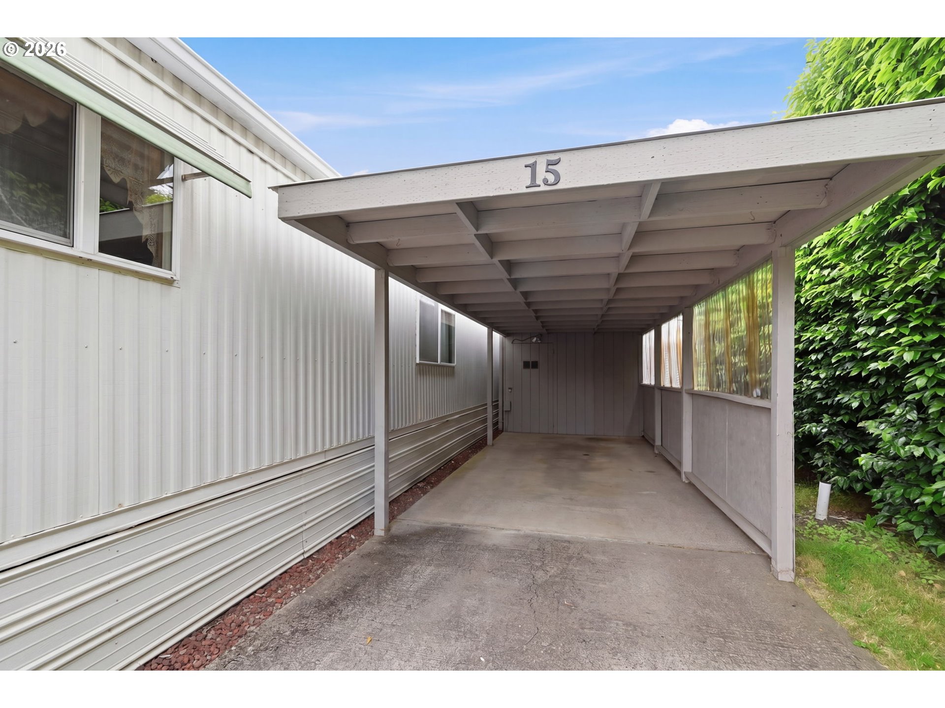 501 DIVISION AVE 15
