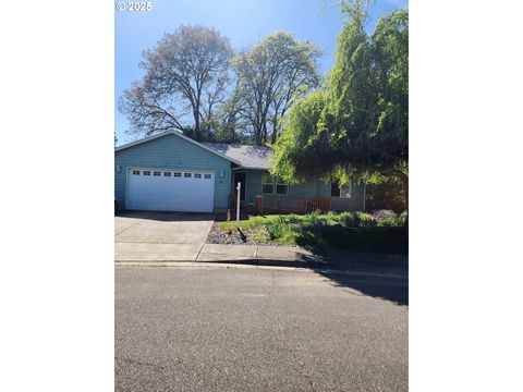 700 Redwood Ave, Myrtle Creek, OR 97457 - MLS#: 267505195