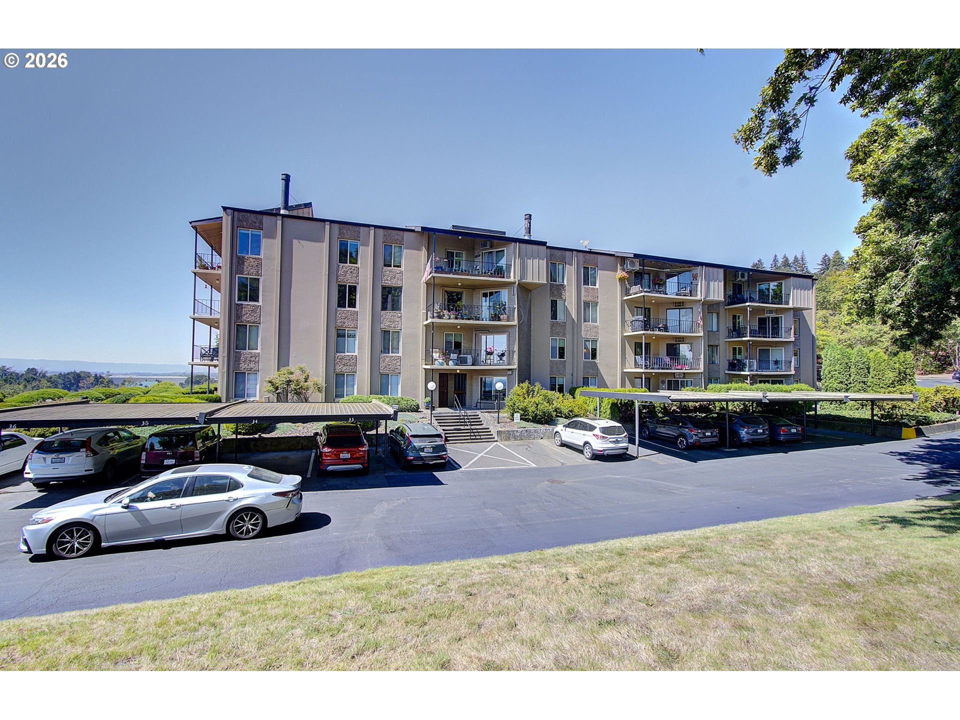 5585 E EVERGREEN BLVD 5206