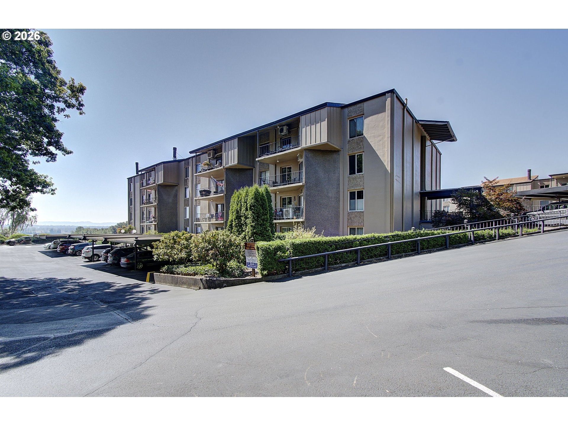 5585 E EVERGREEN BLVD 5206