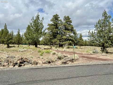 Photo of 13330 SW Airstrip Ln, Culver, OR 97734 (MLS # 210080725)