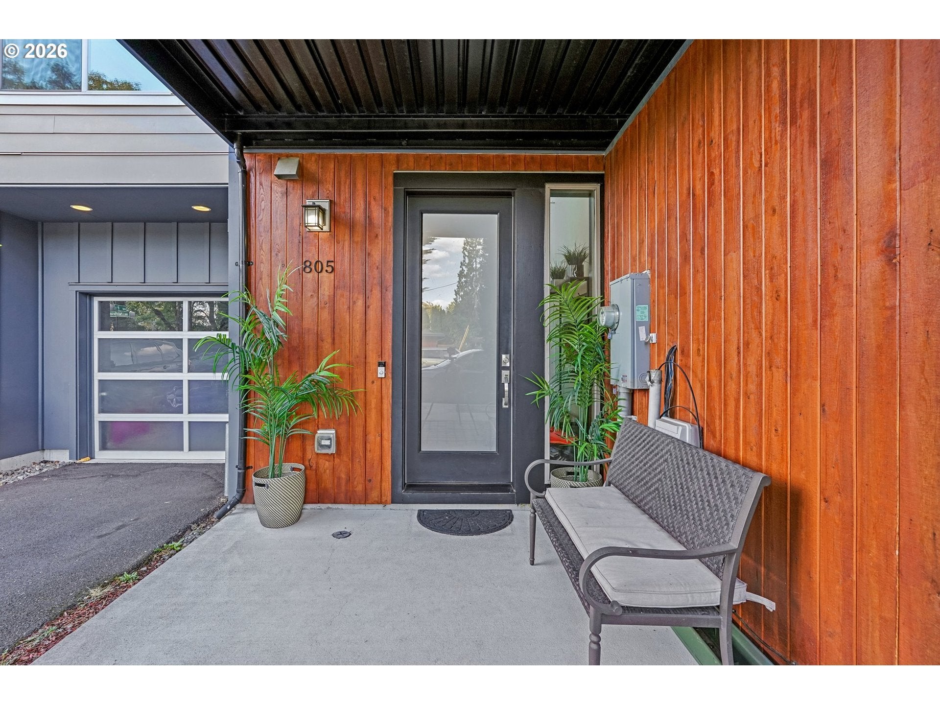 805 NW VICTORIA AVE