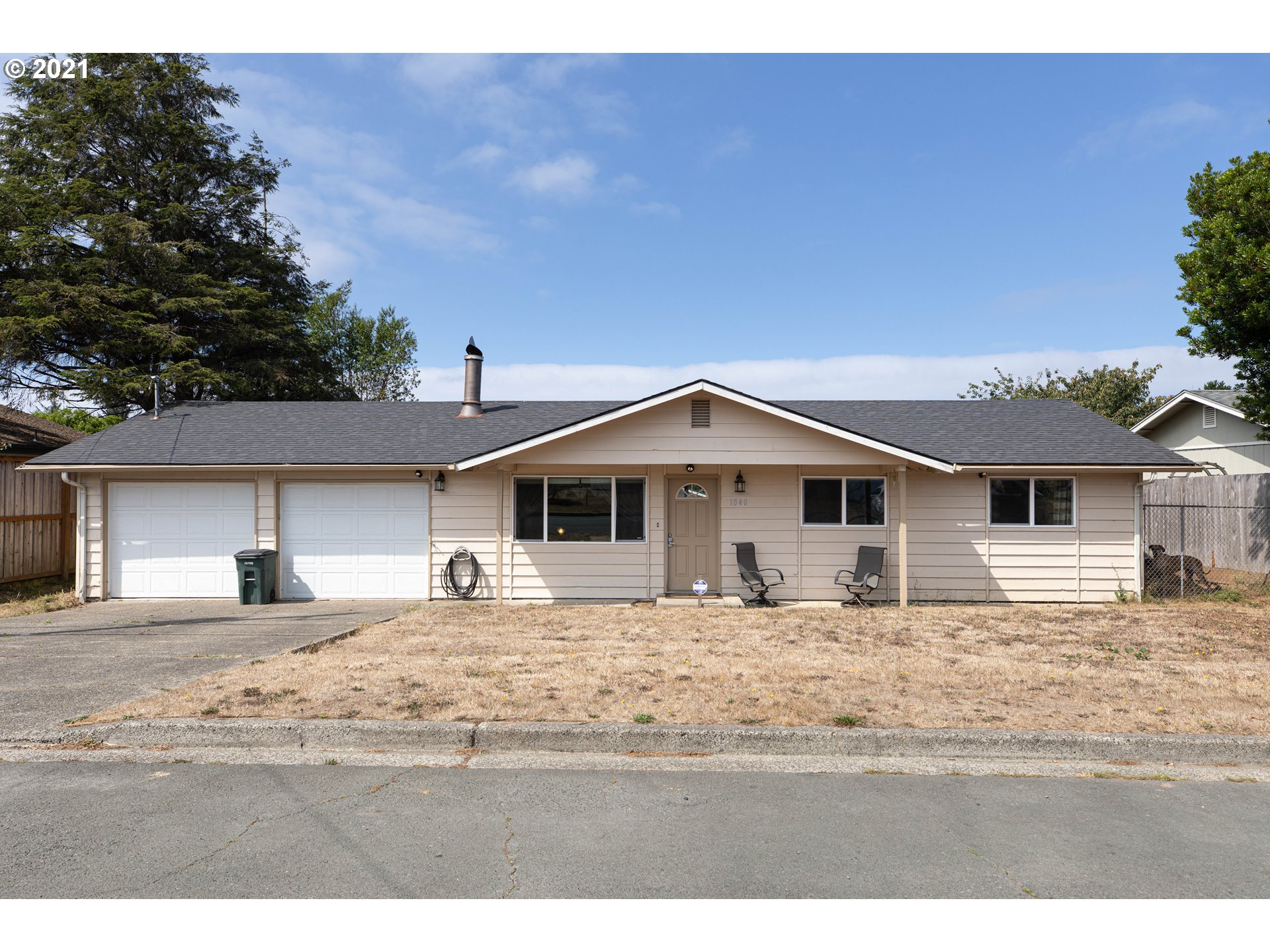 Photo 1 of 32 — 1040 FENWICK ST, Coos Bay, OR 97420