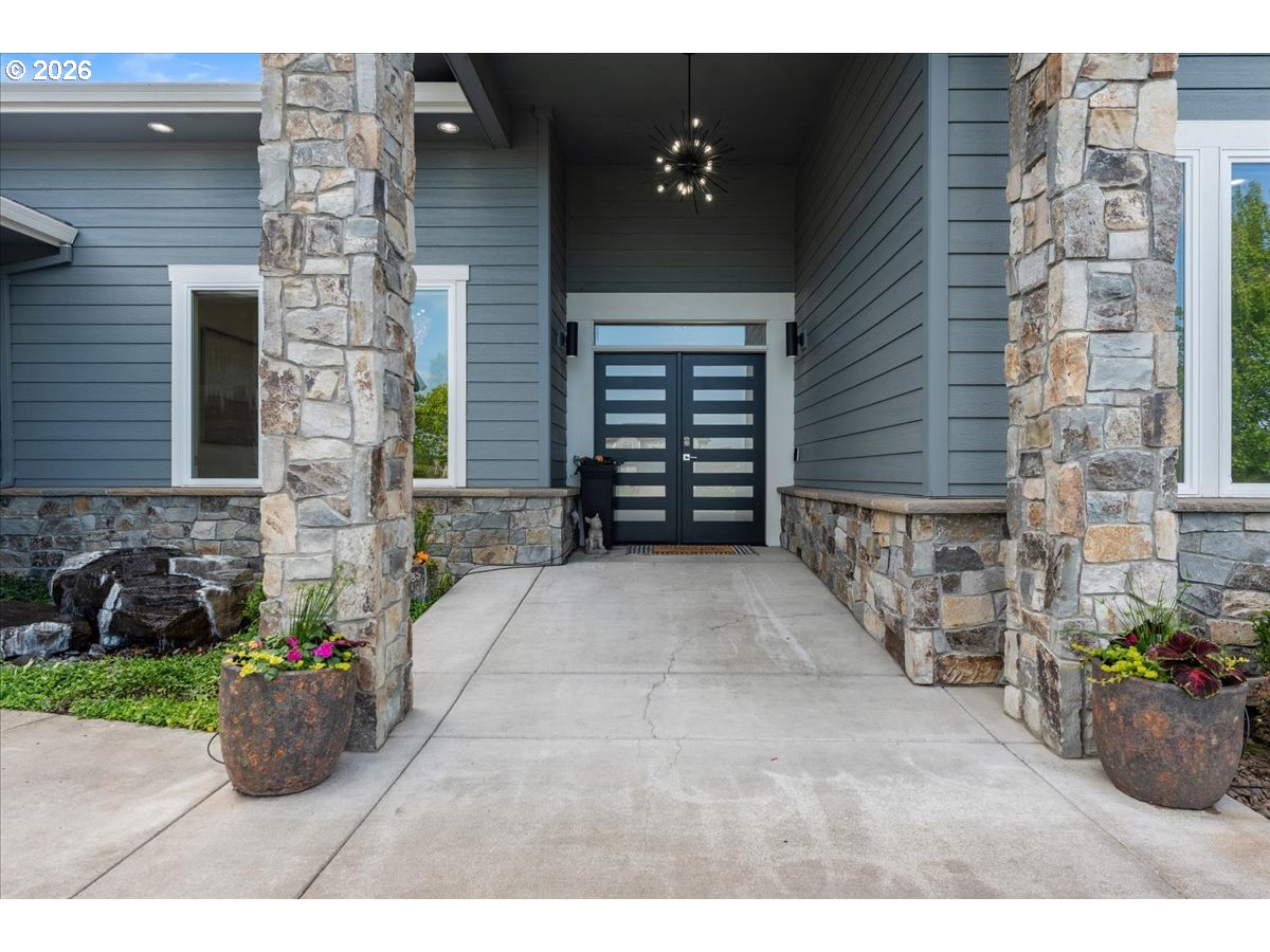 2145 SW Homer Ross LOOP