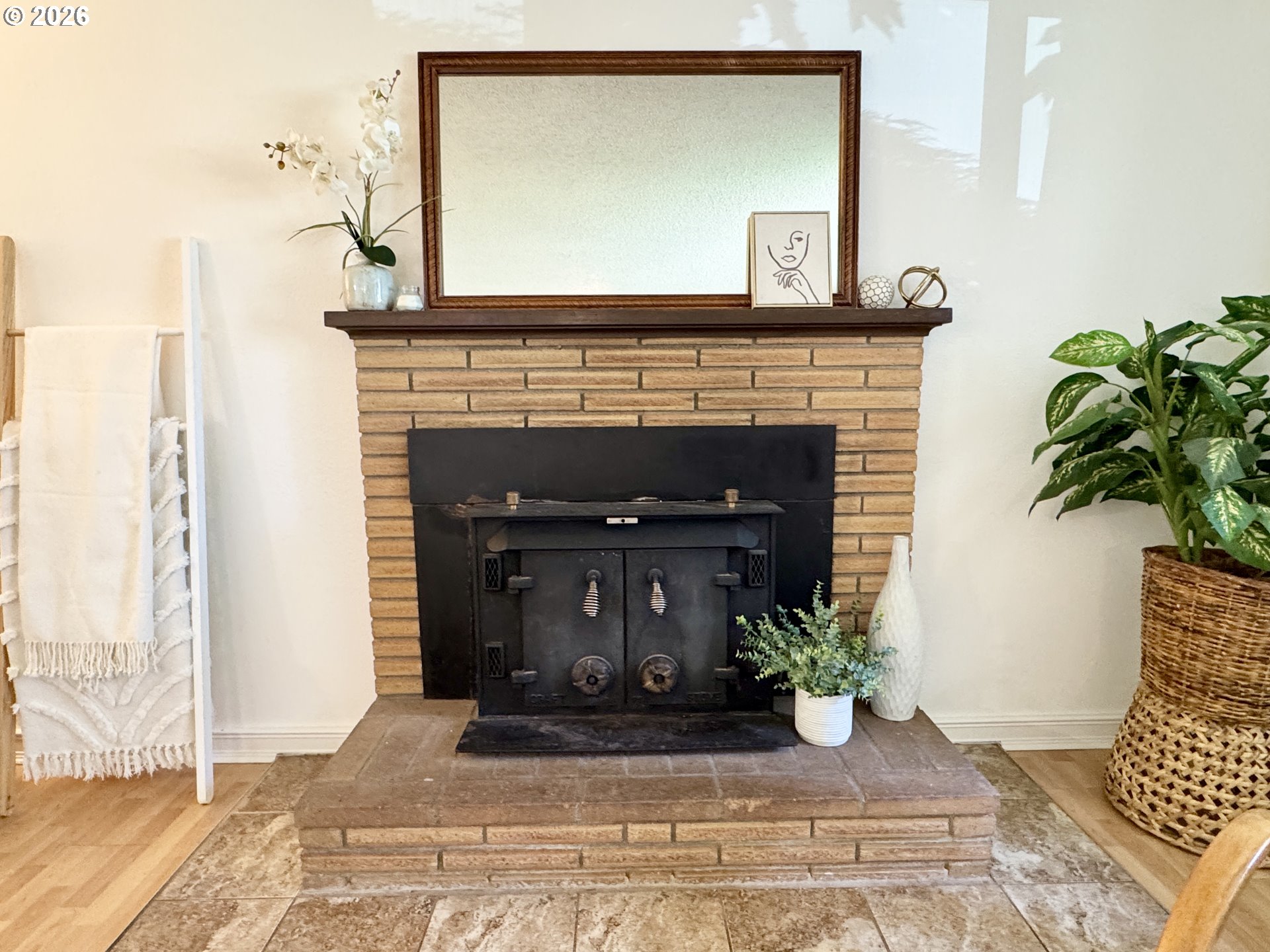 345 E ROSEWOOD AVE