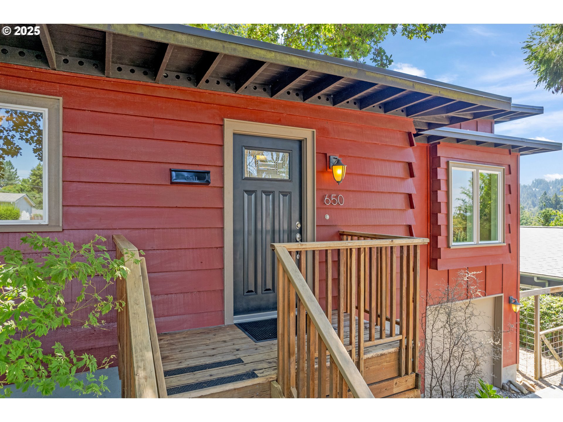 650 W 25TH PL