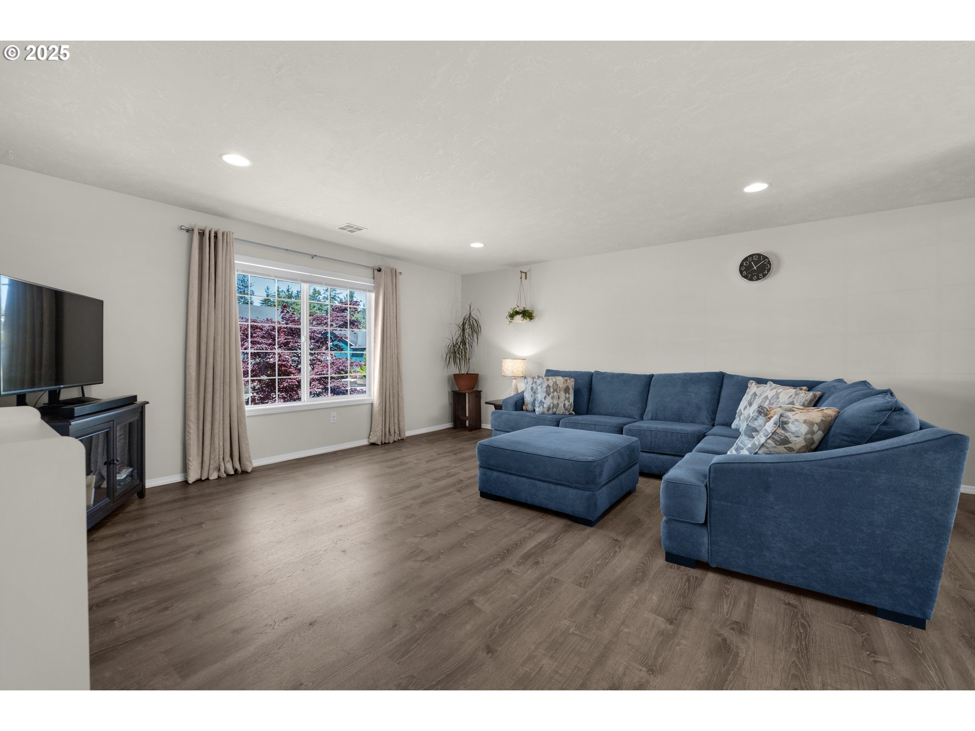 360 SW JADE PL