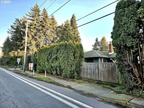 12920 E Burnside St, Portland, OR 97233 - #: 578556002