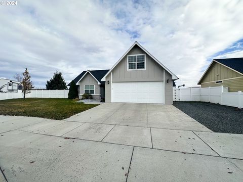 A home in Baker City