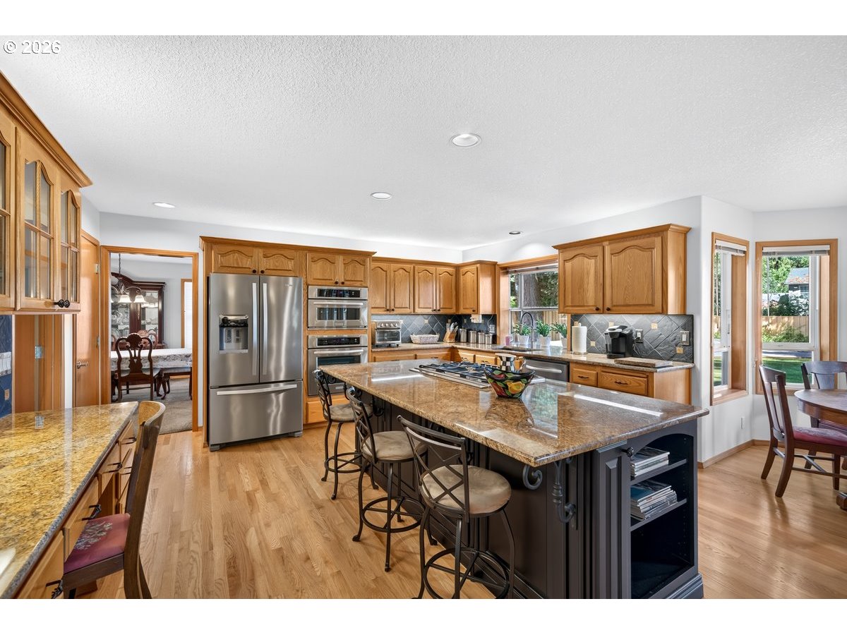 2832 NE LORIE DR