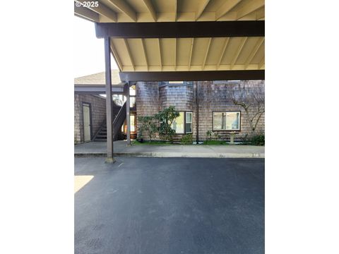 1040 BAY ST 14 Florence OR 97439