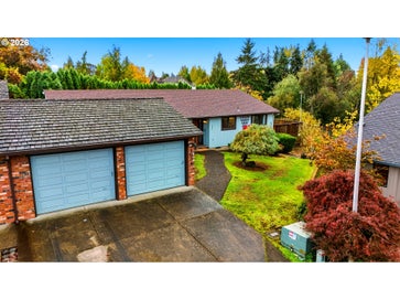 1006 NW SUMMERWOOD DR McMinnville OR 97128