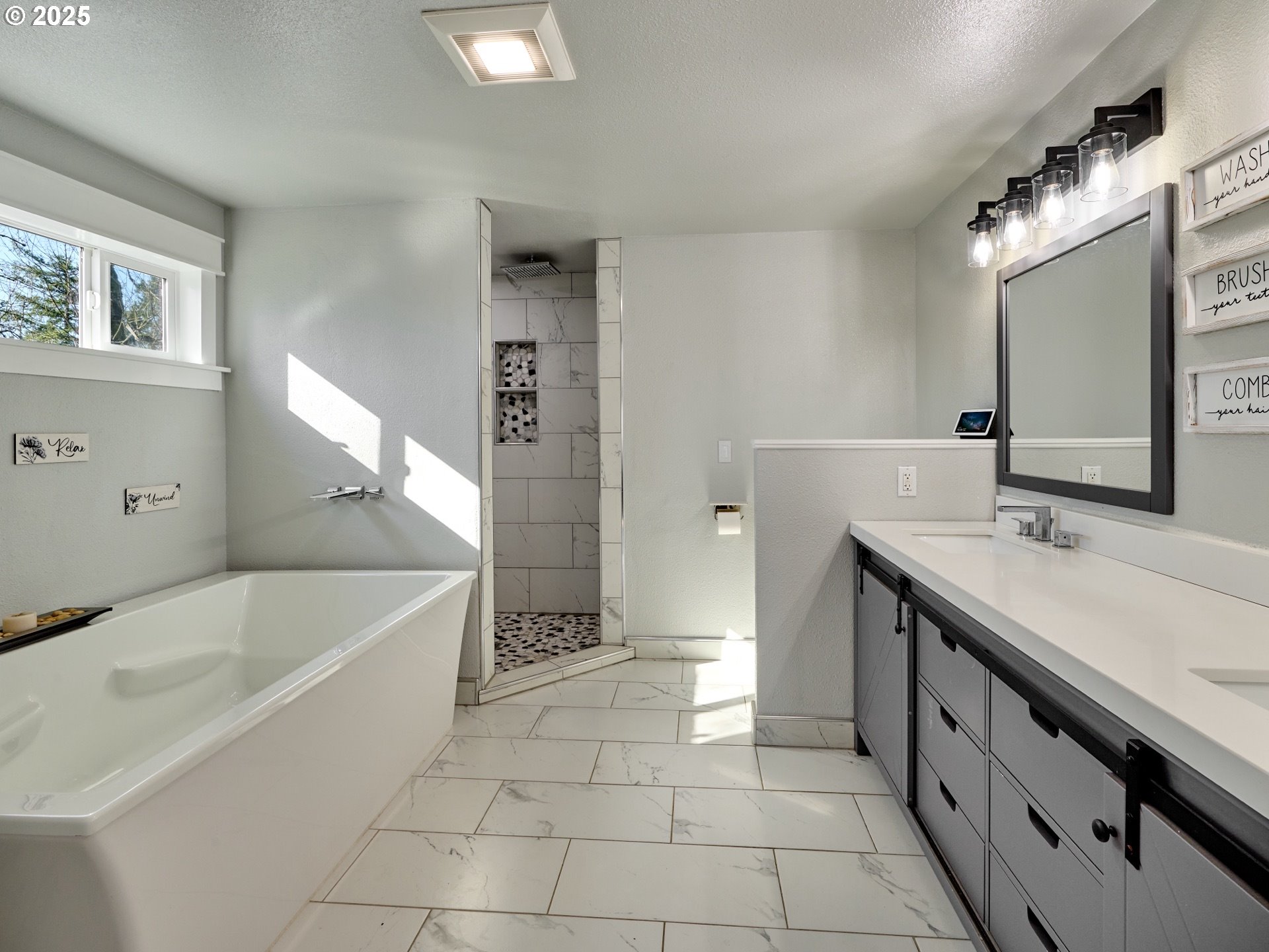 Canby, Oregon 97013, United States, 3 Bedrooms Bedrooms, ,3 BathroomsBathrooms,Residential,Active,83260