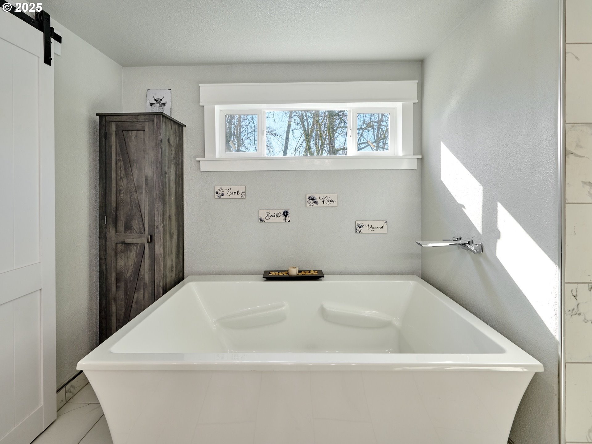 Canby, Oregon 97013, United States, 3 Bedrooms Bedrooms, ,3 BathroomsBathrooms,Residential,Active,83260