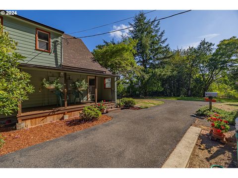 A home in Coquille