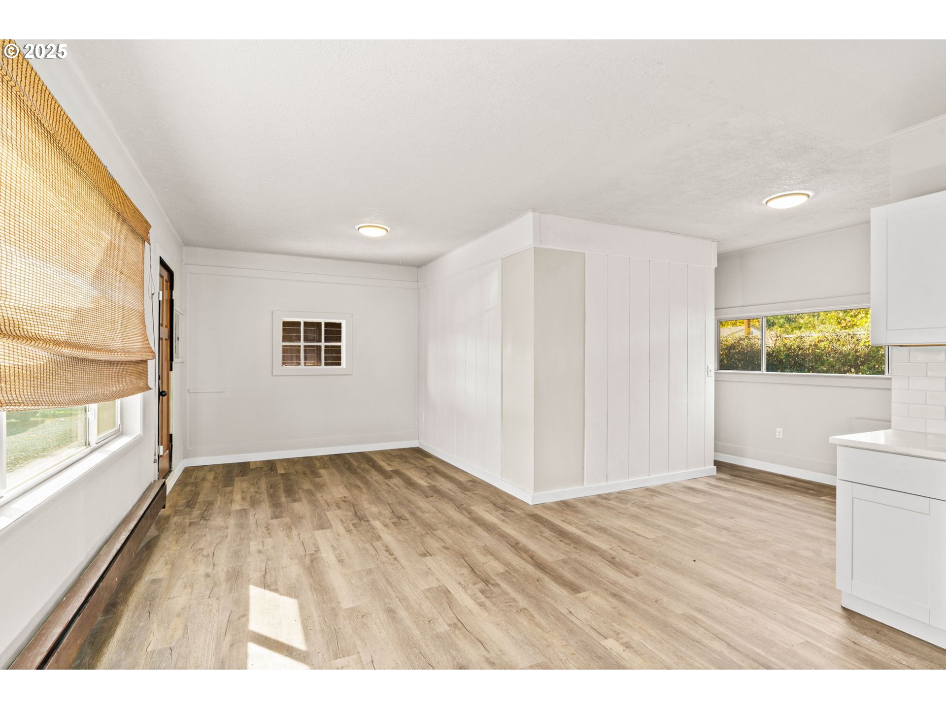 1220 SE FULLERTON ST