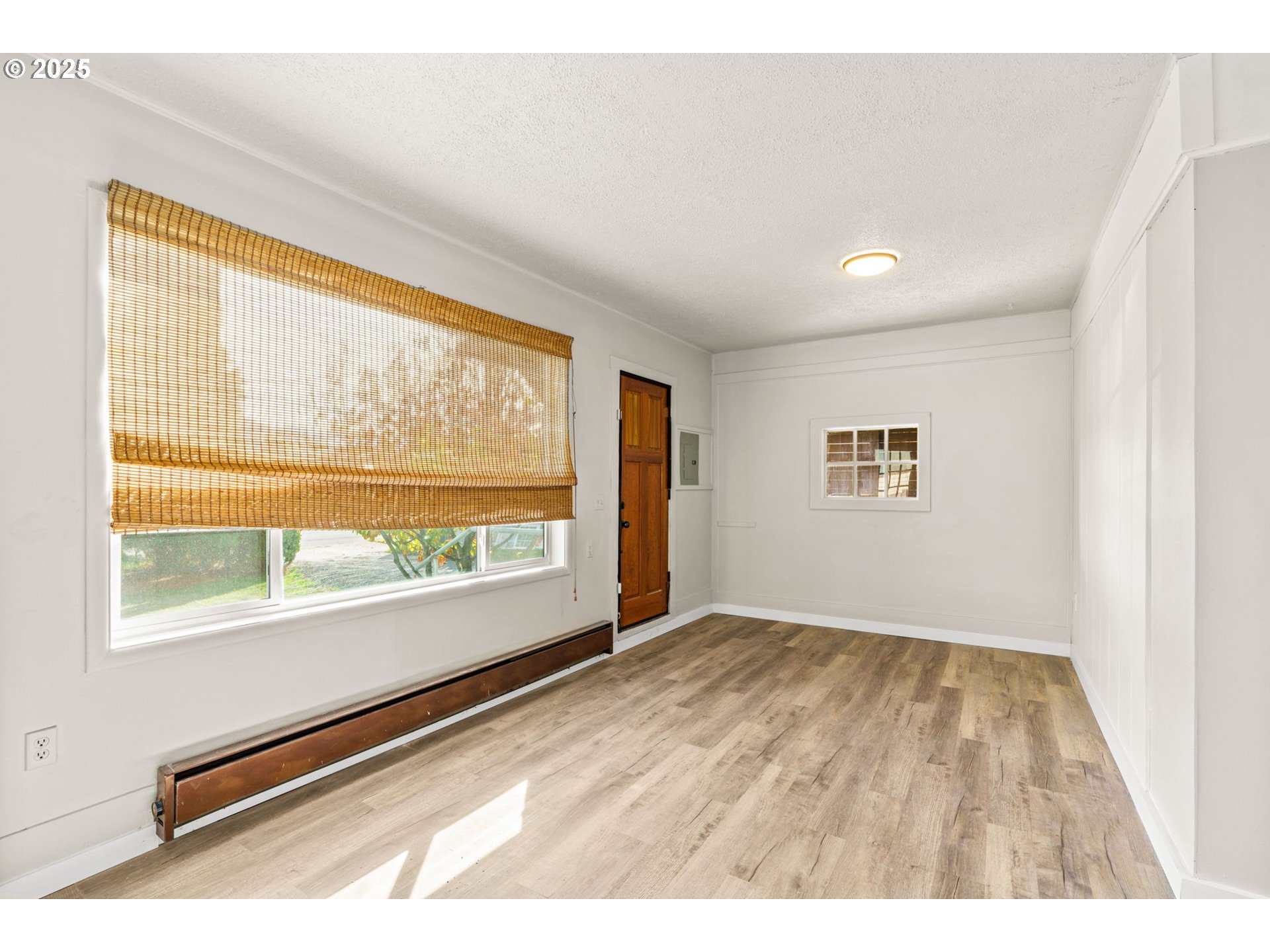 1220 SE FULLERTON ST