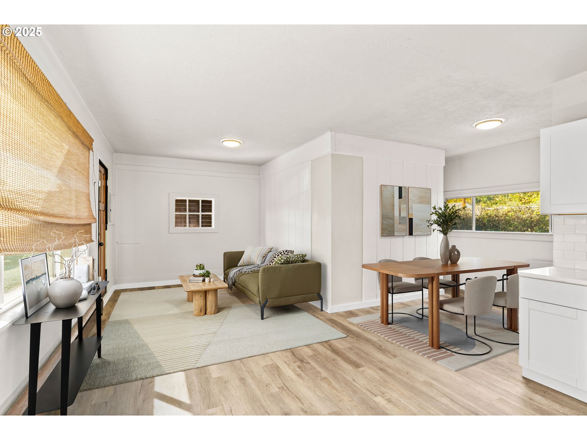 1220 SE FULLERTON ST