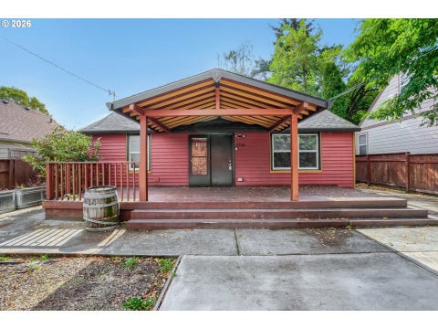8738 NE Humboldt St, Portland, OR 97220 - #: 328731249