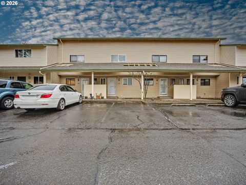 445 N HAYDEN BAY DR Portland OR 97217