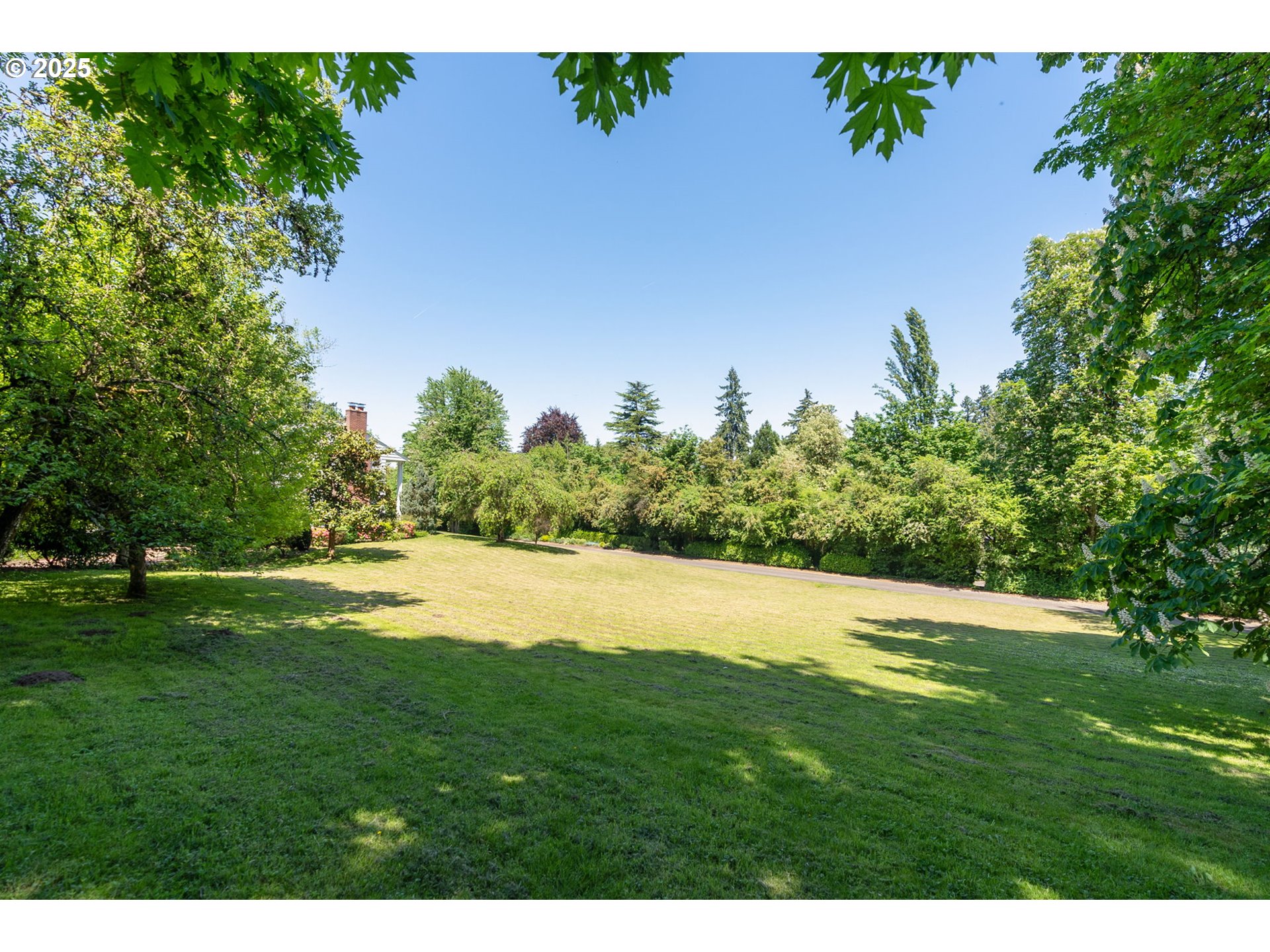 11385 S RIVERWOOD RD