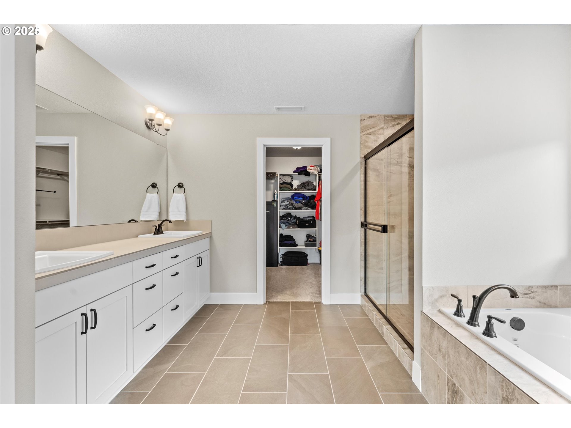 Battle Ground, Washington 98604, United States, 4 Bedrooms Bedrooms, ,3 BathroomsBathrooms,Residential,Active,83611