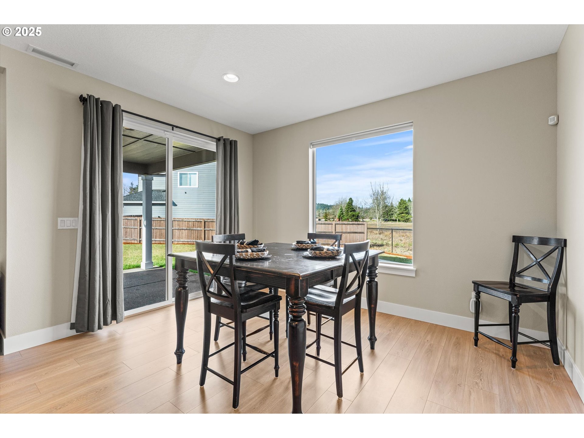 Battle Ground, Washington 98604, United States, 4 Bedrooms Bedrooms, ,3 BathroomsBathrooms,Residential,Active,83611