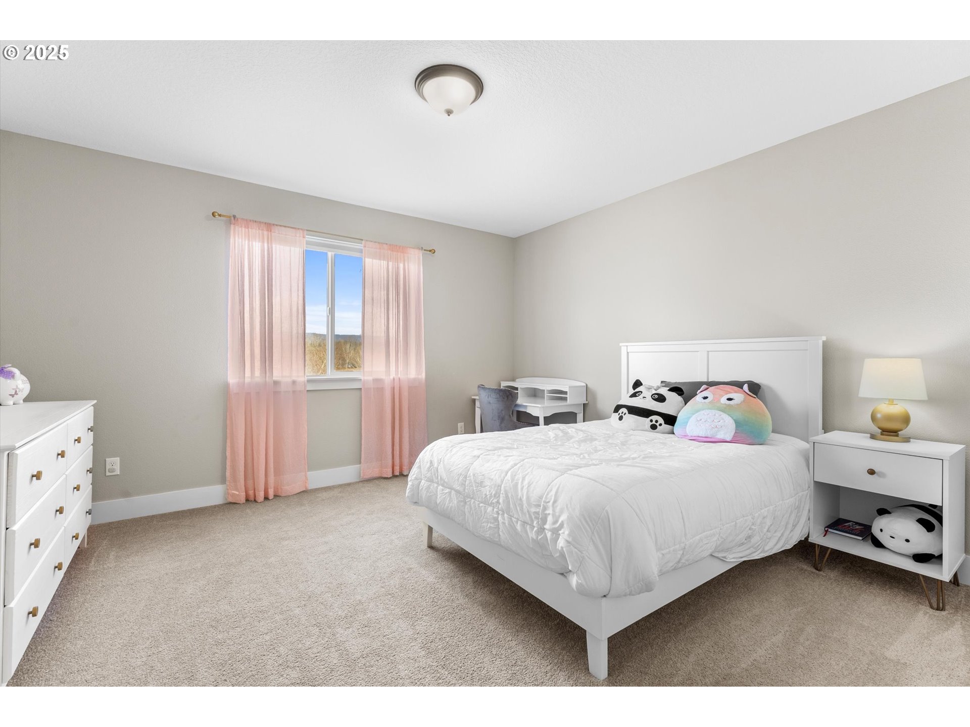 Battle Ground, Washington 98604, United States, 4 Bedrooms Bedrooms, ,3 BathroomsBathrooms,Residential,Active,83611