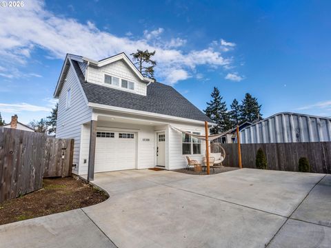 6538 SE 64TH AVE B Portland OR 97206