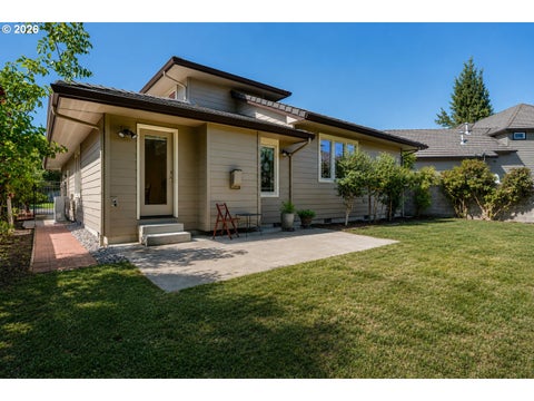 Tiny photo for 1234 Augusta Ct, Creswell, OR 97426 (MLS # 553348613)