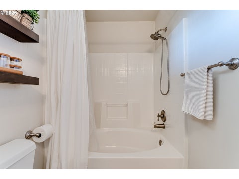 Tiny photo for 1234 Augusta Ct, Creswell, OR 97426 (MLS # 553348613)