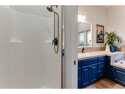 Tiny photo for 1234 Augusta Ct, Creswell, OR 97426 (MLS # 553348613)