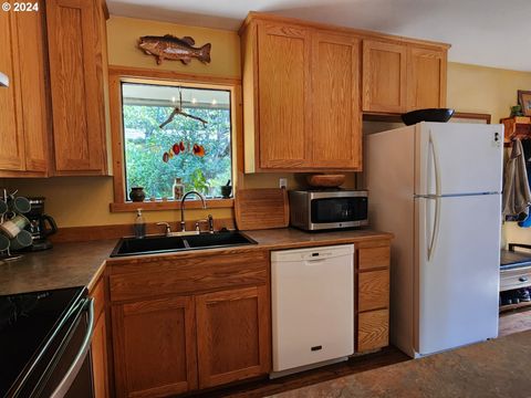 A home in Port Orford