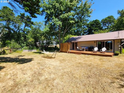 A home in Port Orford