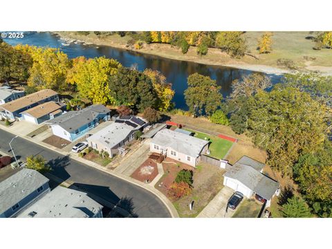 249 TROUT LOOP Roseburg OR 97471