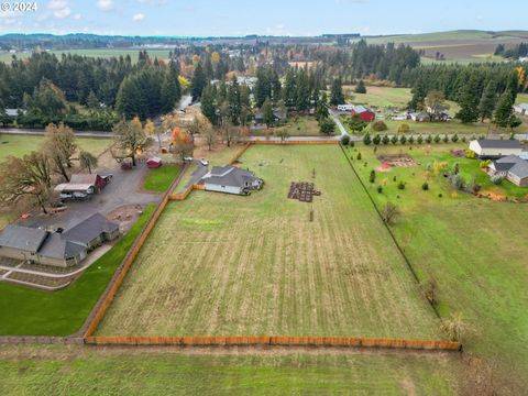 A home in Aumsville