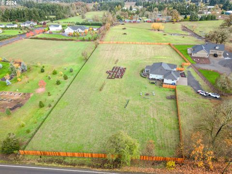 A home in Aumsville