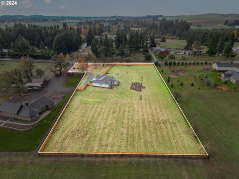 A home in Aumsville