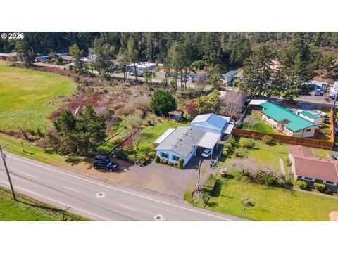 735 N 8TH ST Lakeside OR 97449