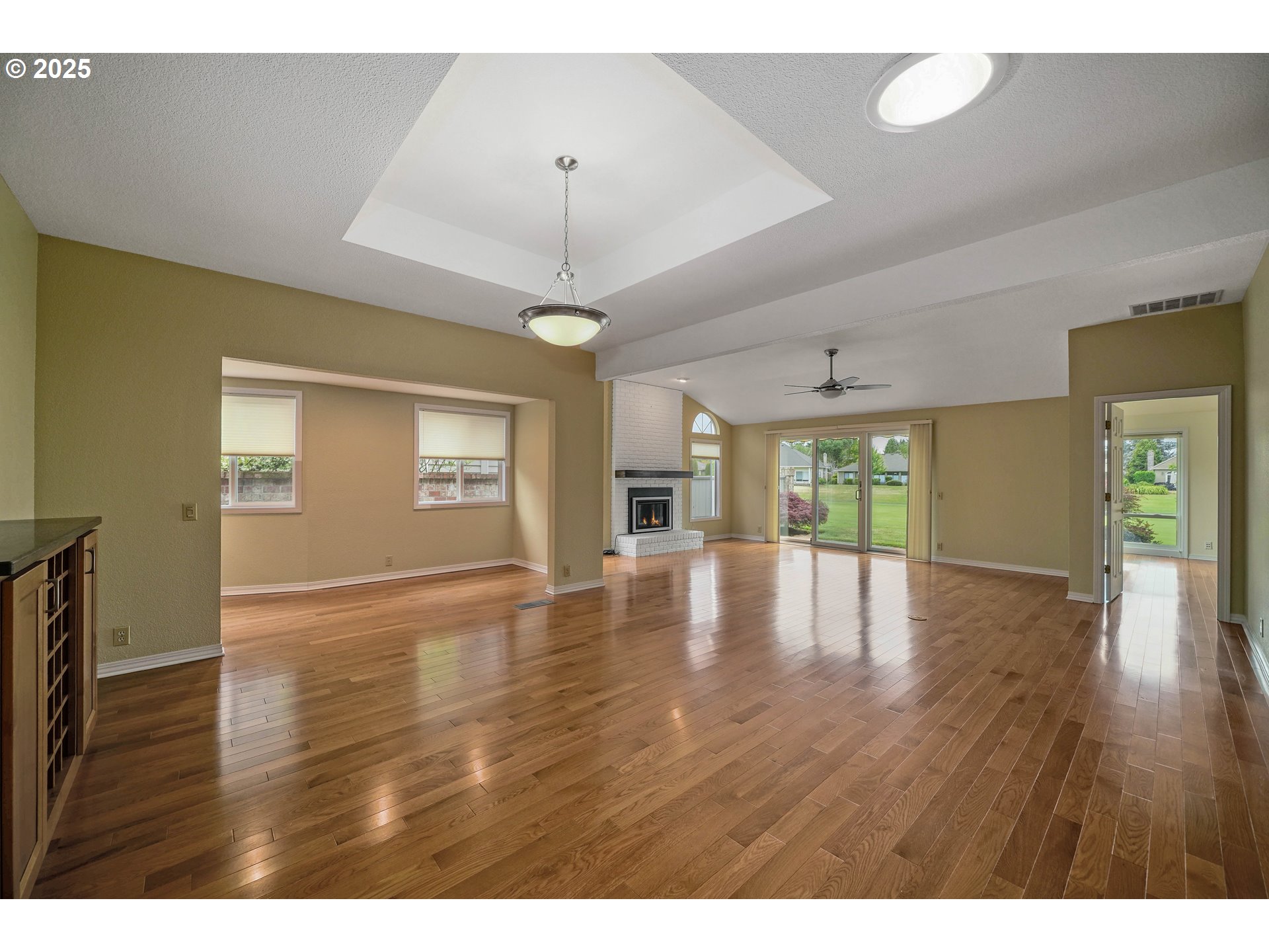 533 FOUNTAIN CT